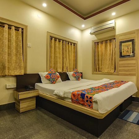 Fabexpress Shivalya Hotel Kolkata Exterior photo